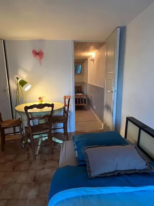 Apartment Triplex T4 83M2 Vue Mer Avec Le Patio Et L'Arrivee Autonome Bandol