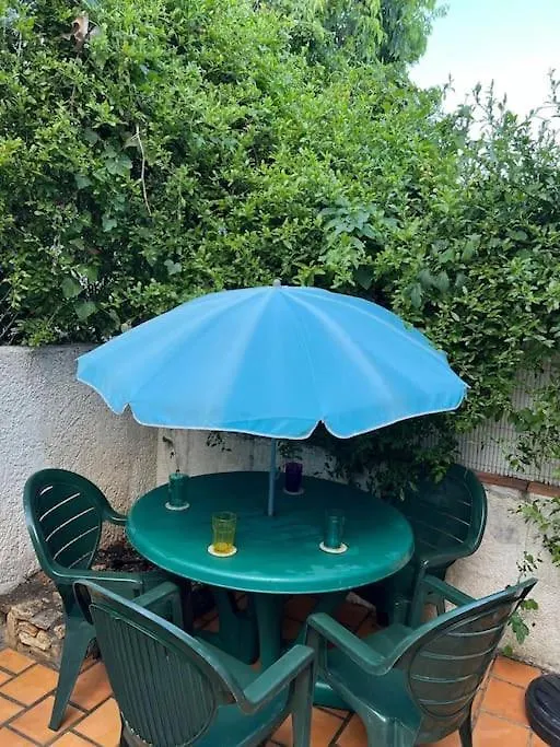 Triplex T4 83M2 Vue Mer Avec Le Patio Et L'Arrivee Autonome Bandol Apartment